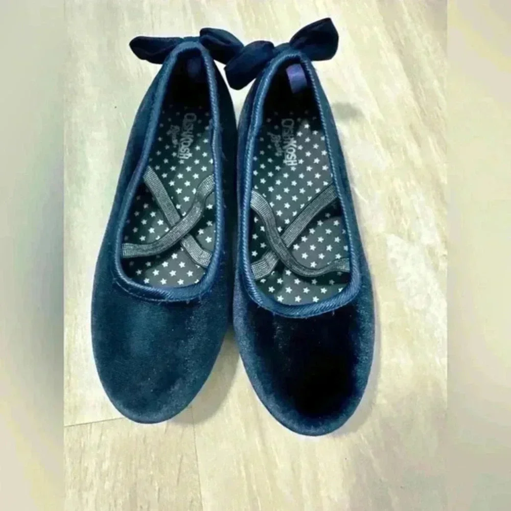 Oshkosh‎ B’Gosh blue velvet ballet flats size 1